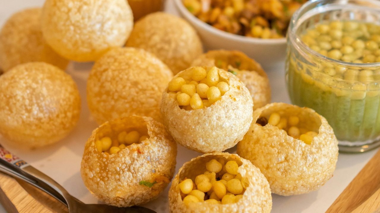 Pani Puri: The Ultimate Indian Street Food Sensation!