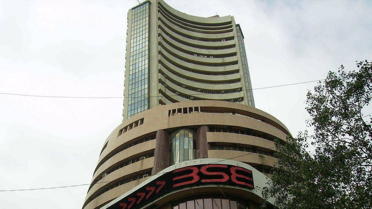 Sensex Falls 300 Points, Nifty Slips Below 22,900, Auto & Bank Stocks Crash